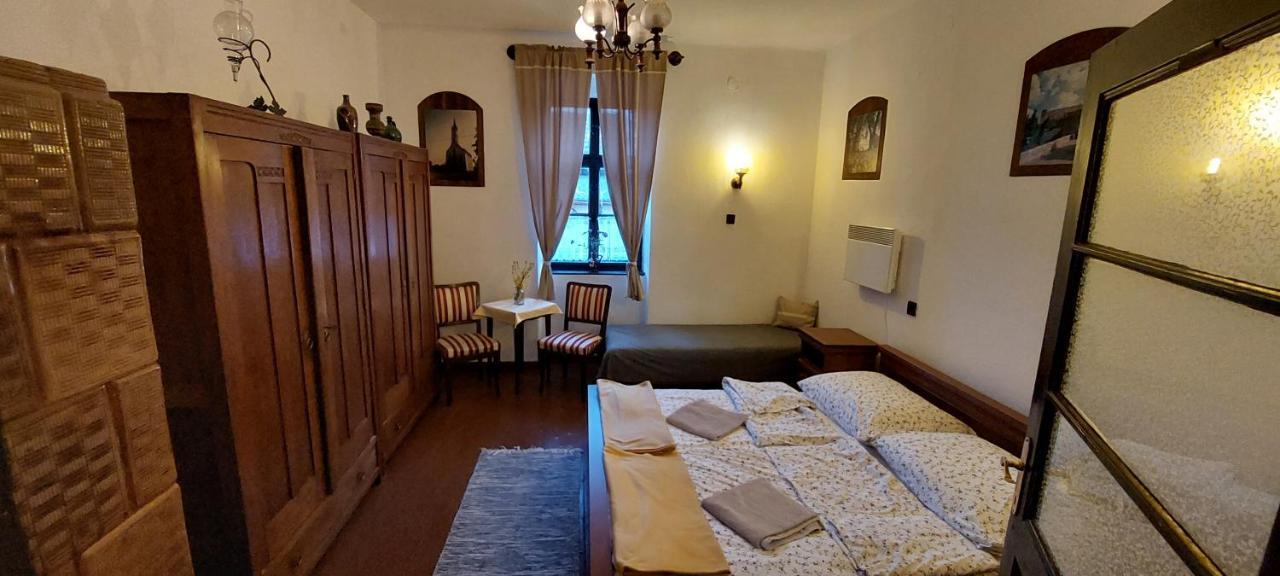 Kazmer Szallas - Gasthaus Varbalog Kültér fotó